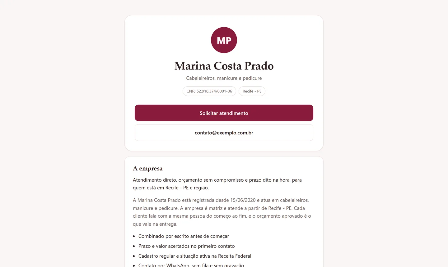 Site de exemplo no layout Cartão de visita, em vinho, de um salão de beleza inventado